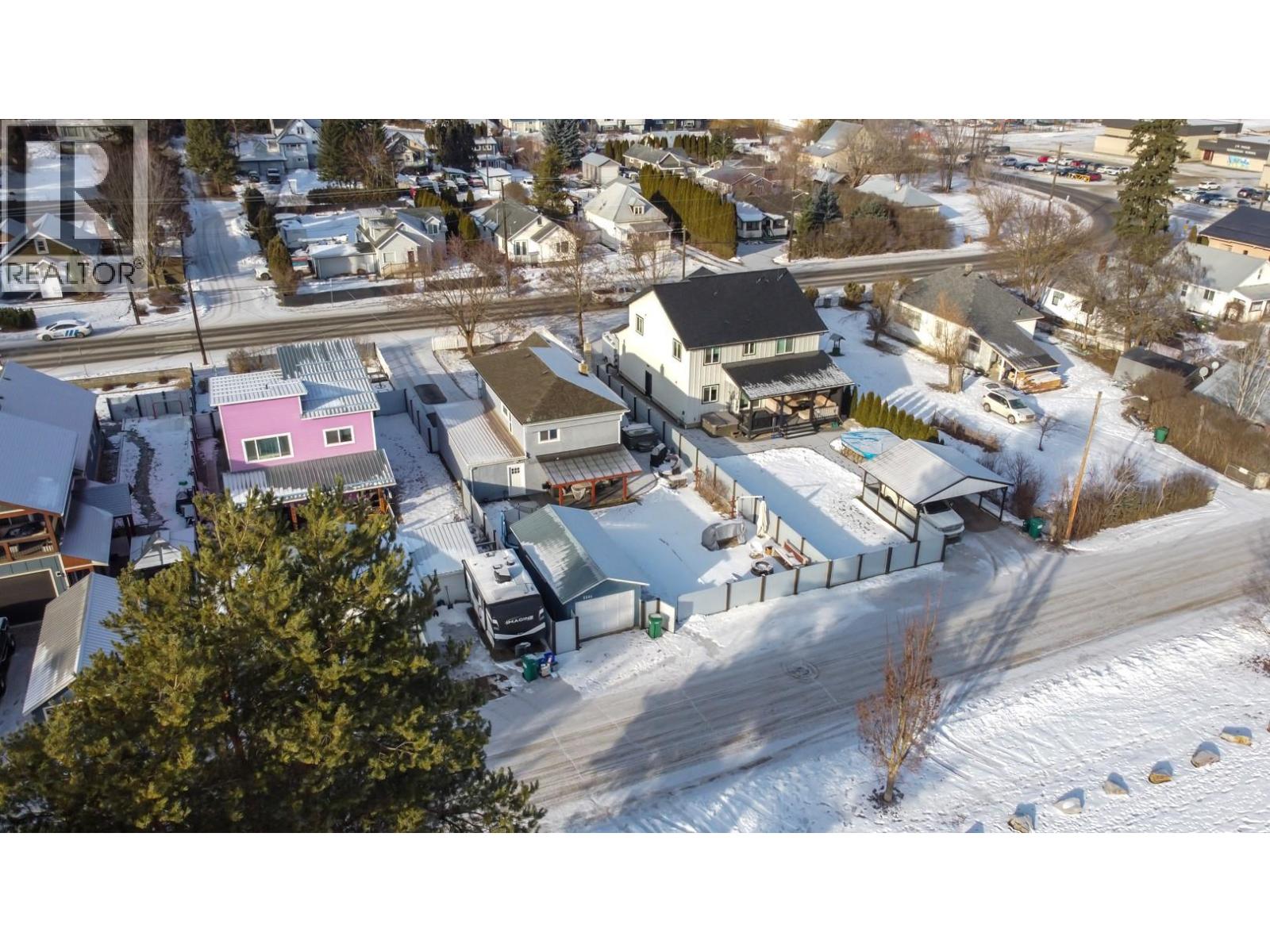 2245 Shuswap Avenue, Lumby