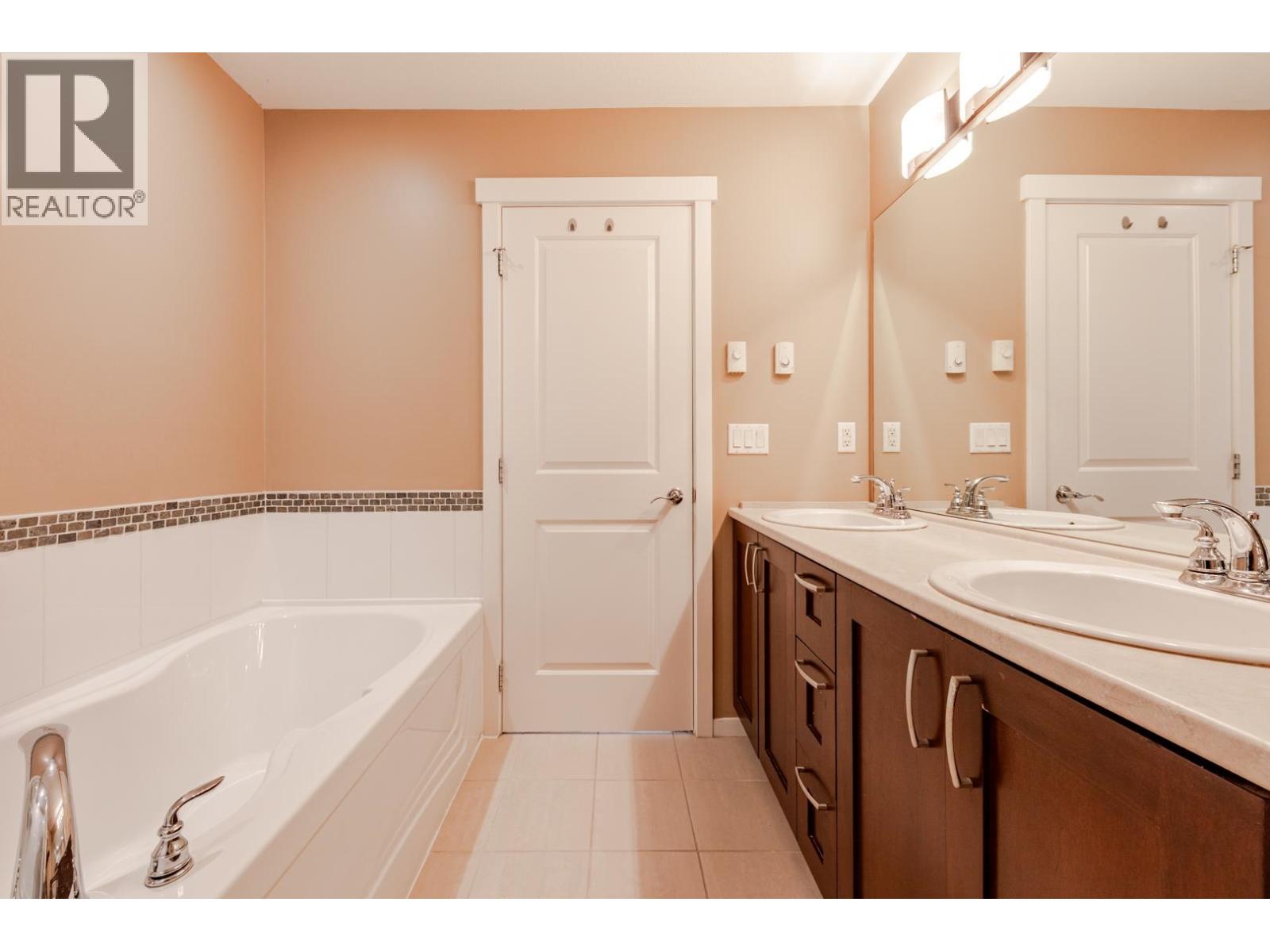 3 3065 DAYANEE SPRINGS BOULEVARD, Coquitlam