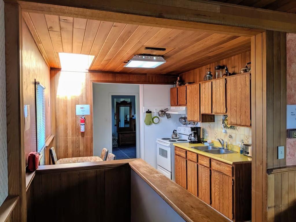 14737 GORDON AVENUE, White Rock