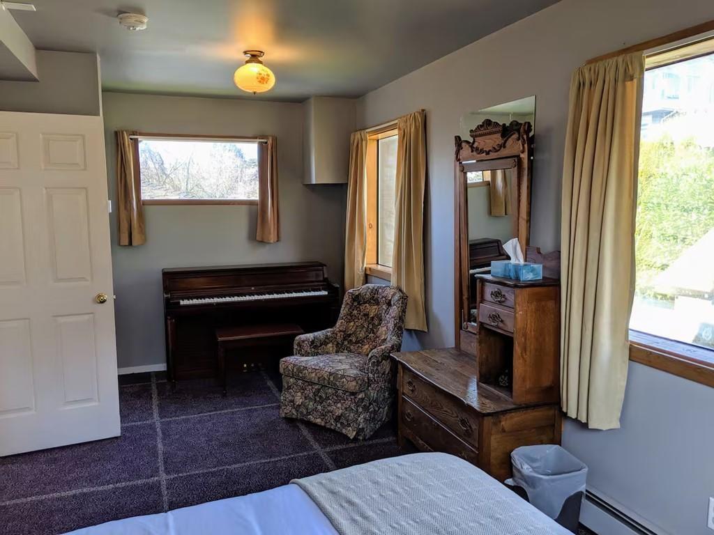 14737 GORDON AVENUE, White Rock