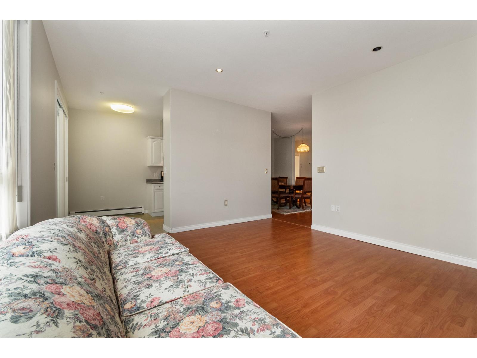 203 45770 SPADINA AVENUE, Chilliwack Downtown, Chilliwack