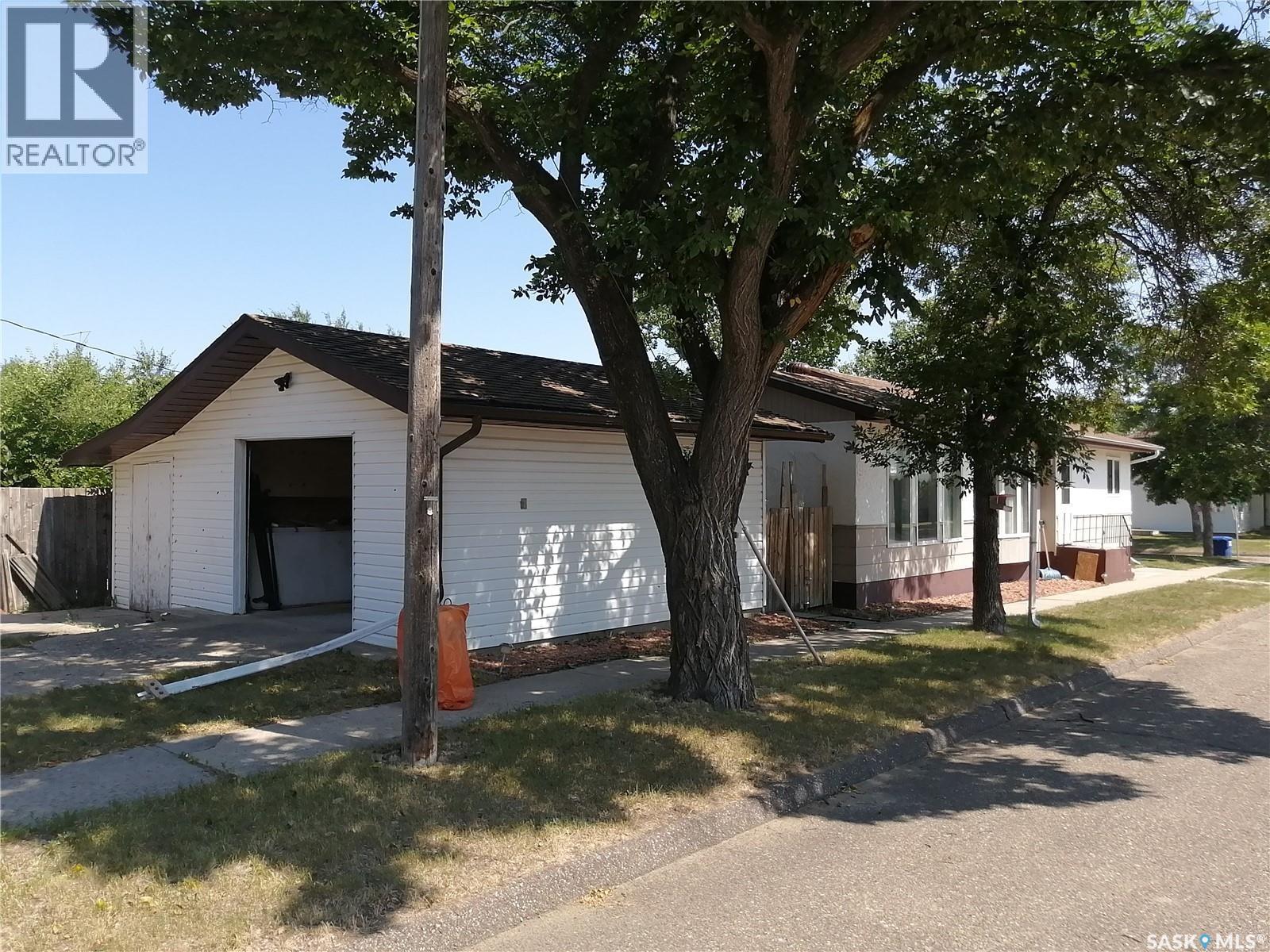 144 2ND STREET W - 22