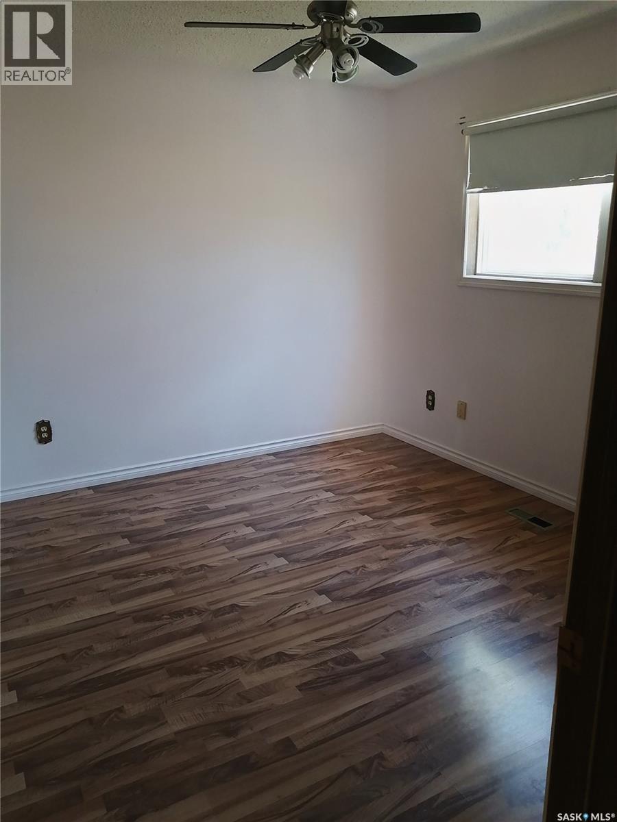 144 2ND STREET W - 5