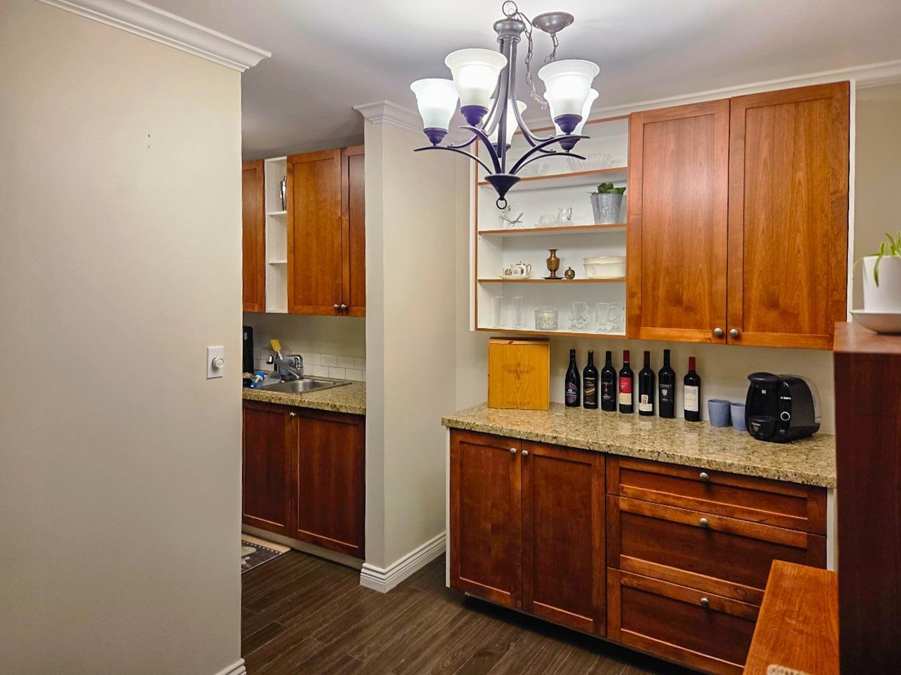 321 1850 E SOUTHMERE CRESCENT, Surrey