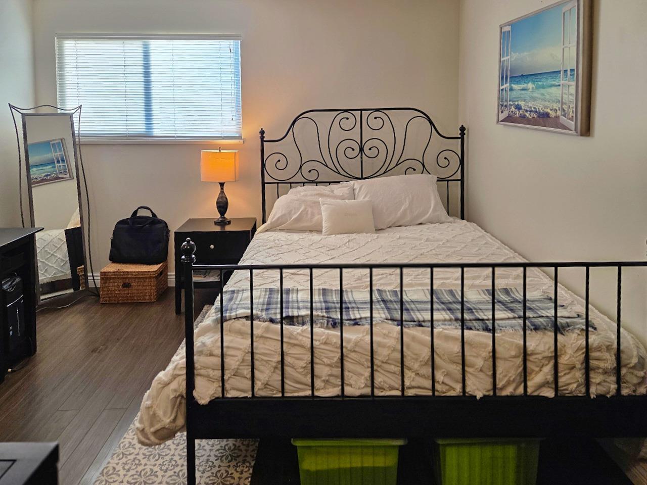 321 1850 E SOUTHMERE CRESCENT, Surrey