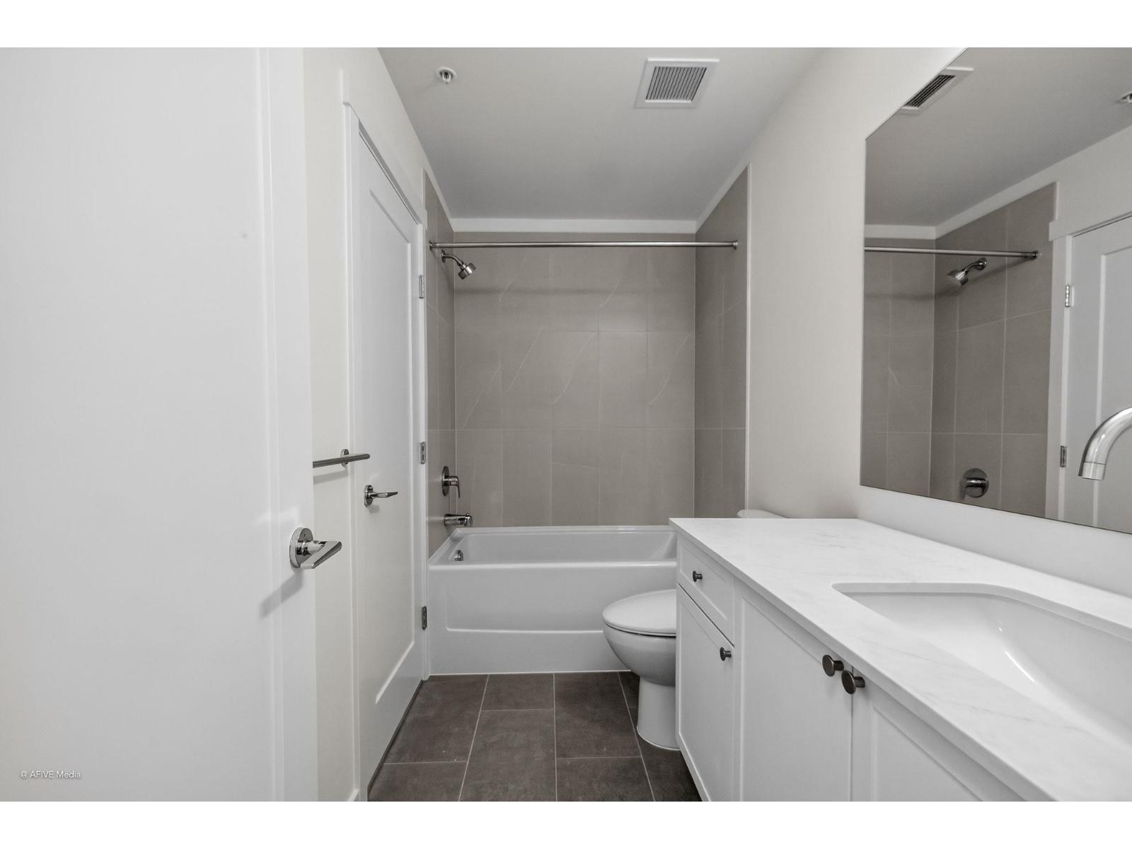 403 14778 N 106 AVENUE AVENUE, Surrey