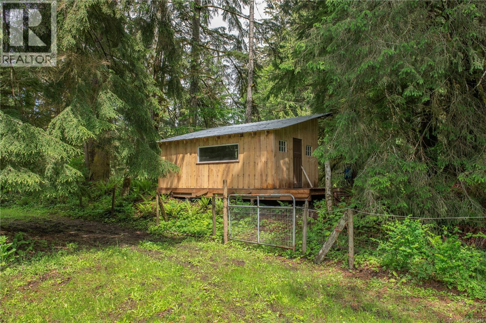 870 Sayward Rd, Sayward