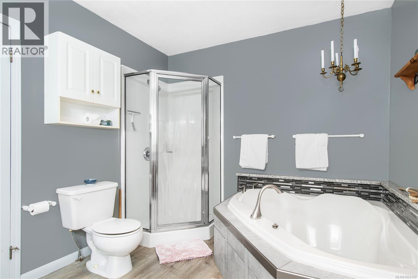 870 Sayward Rd, Sayward