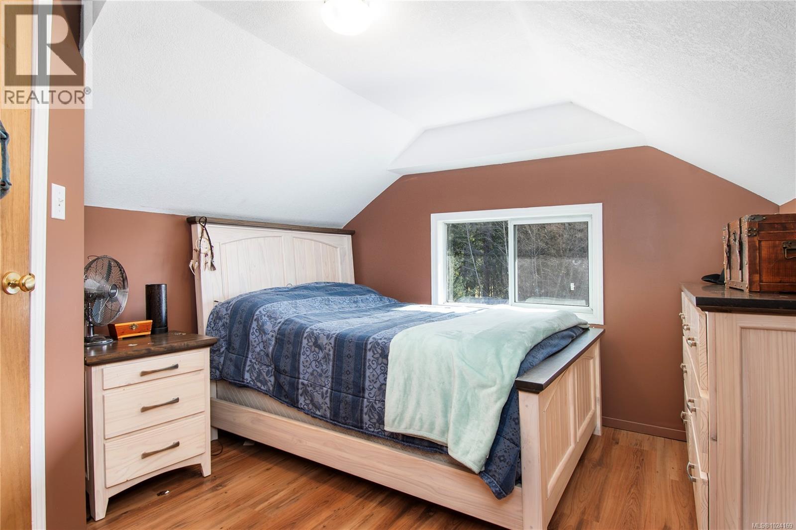 870 Sayward Rd - 25