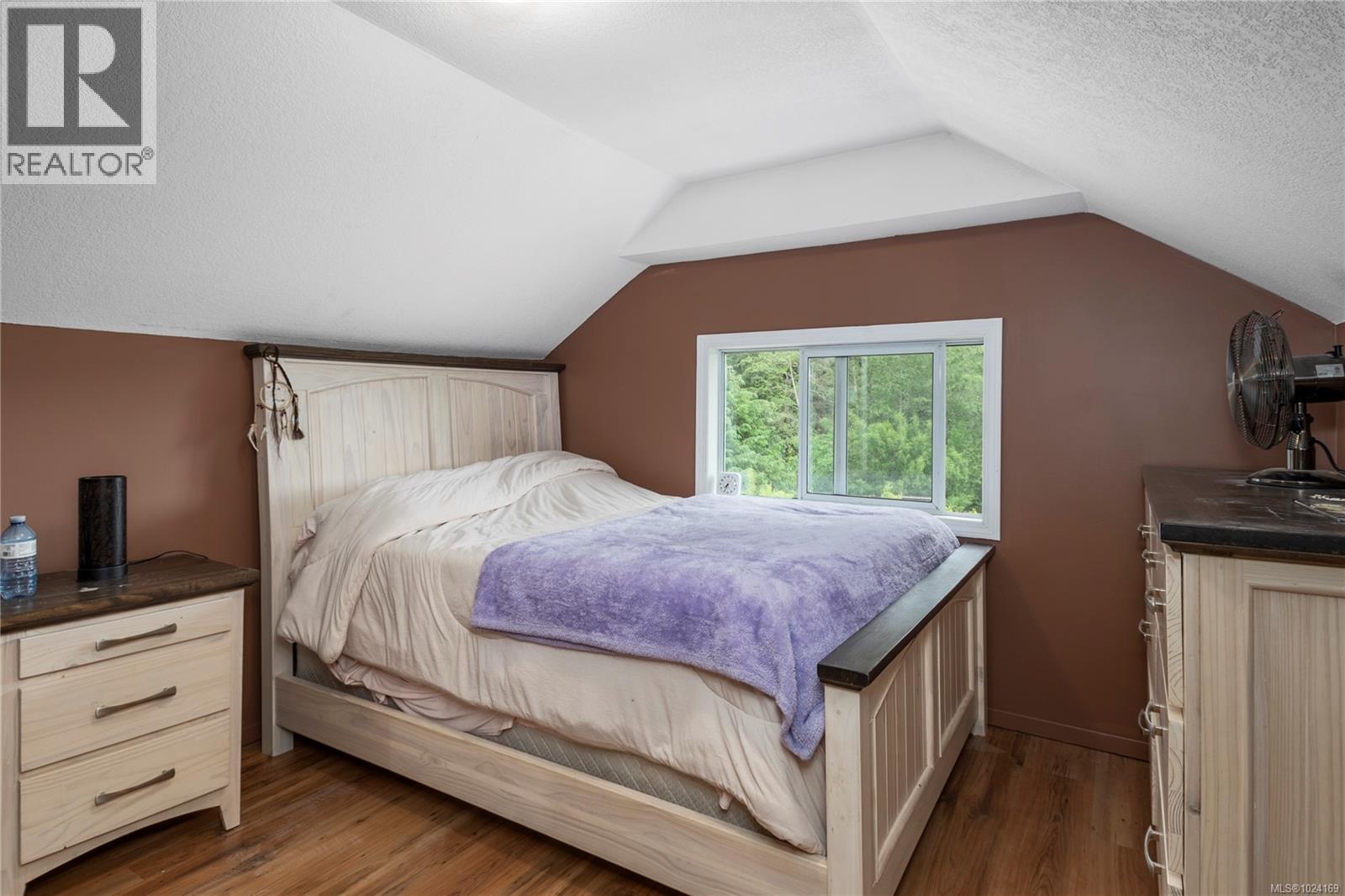 870 Sayward Rd, Sayward