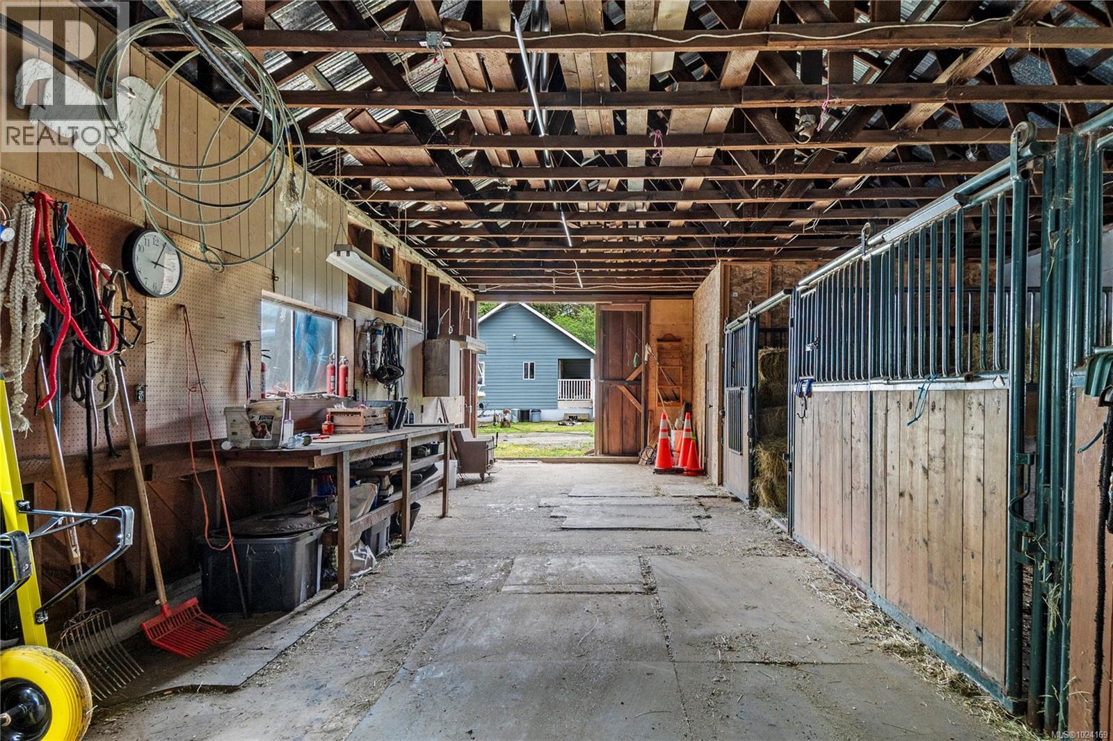 870 Sayward Rd, Sayward