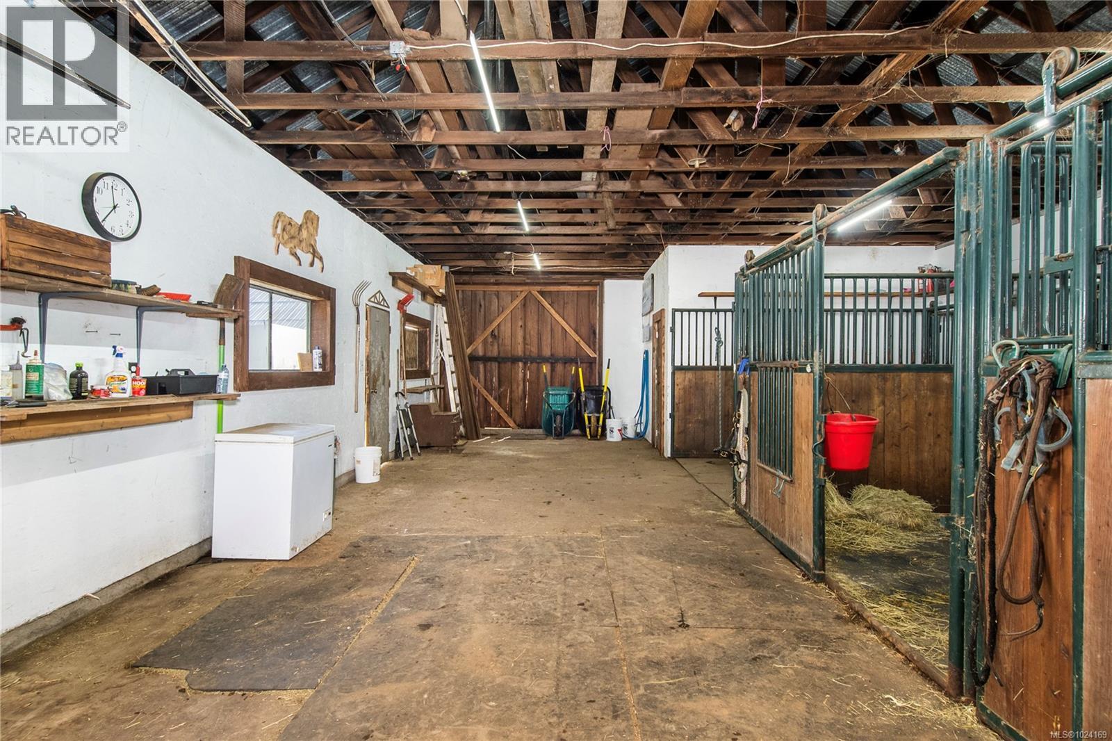 870 Sayward Rd - 40