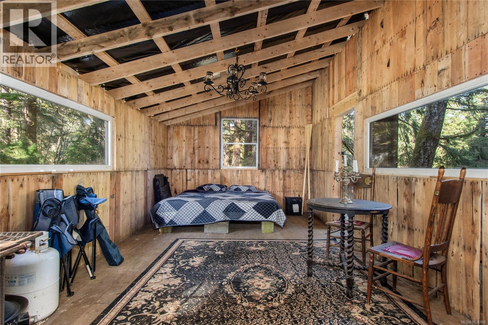 870 Sayward Rd, Sayward