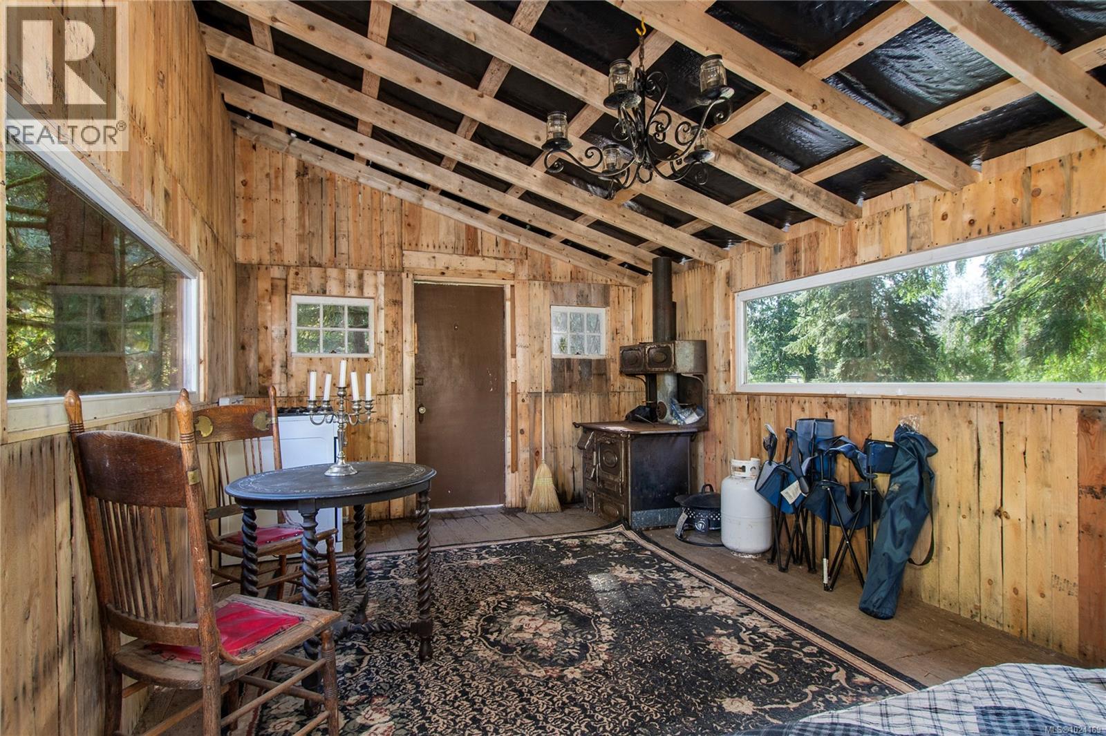 870 Sayward Rd, Sayward