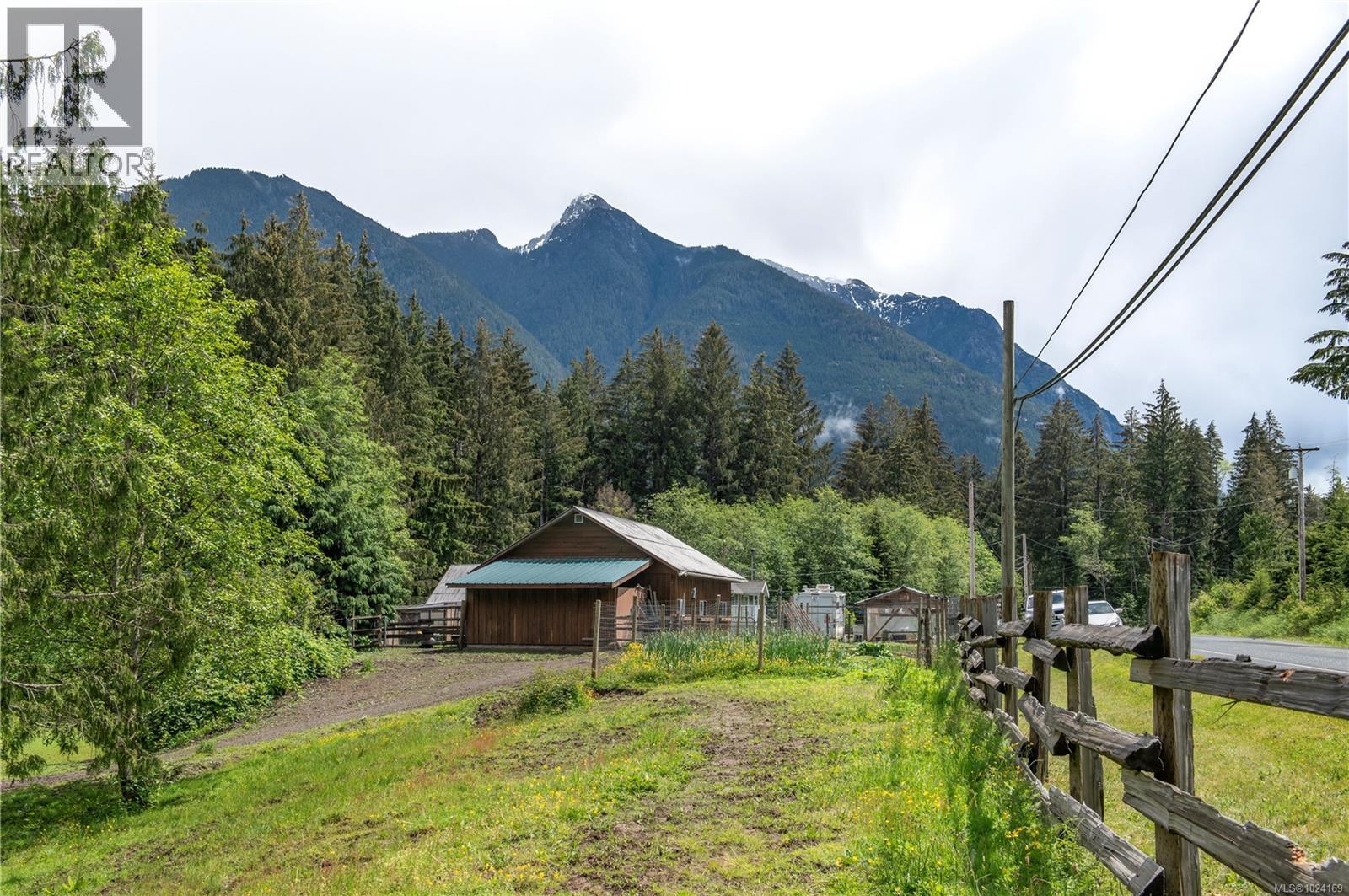 870 Sayward Rd, Sayward