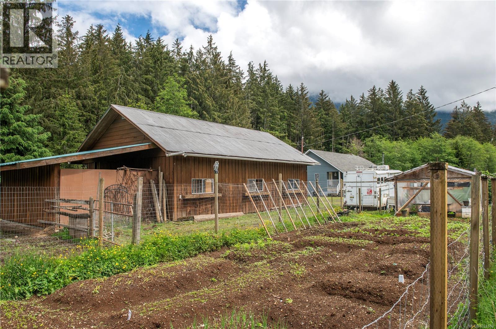 870 Sayward Rd, Sayward