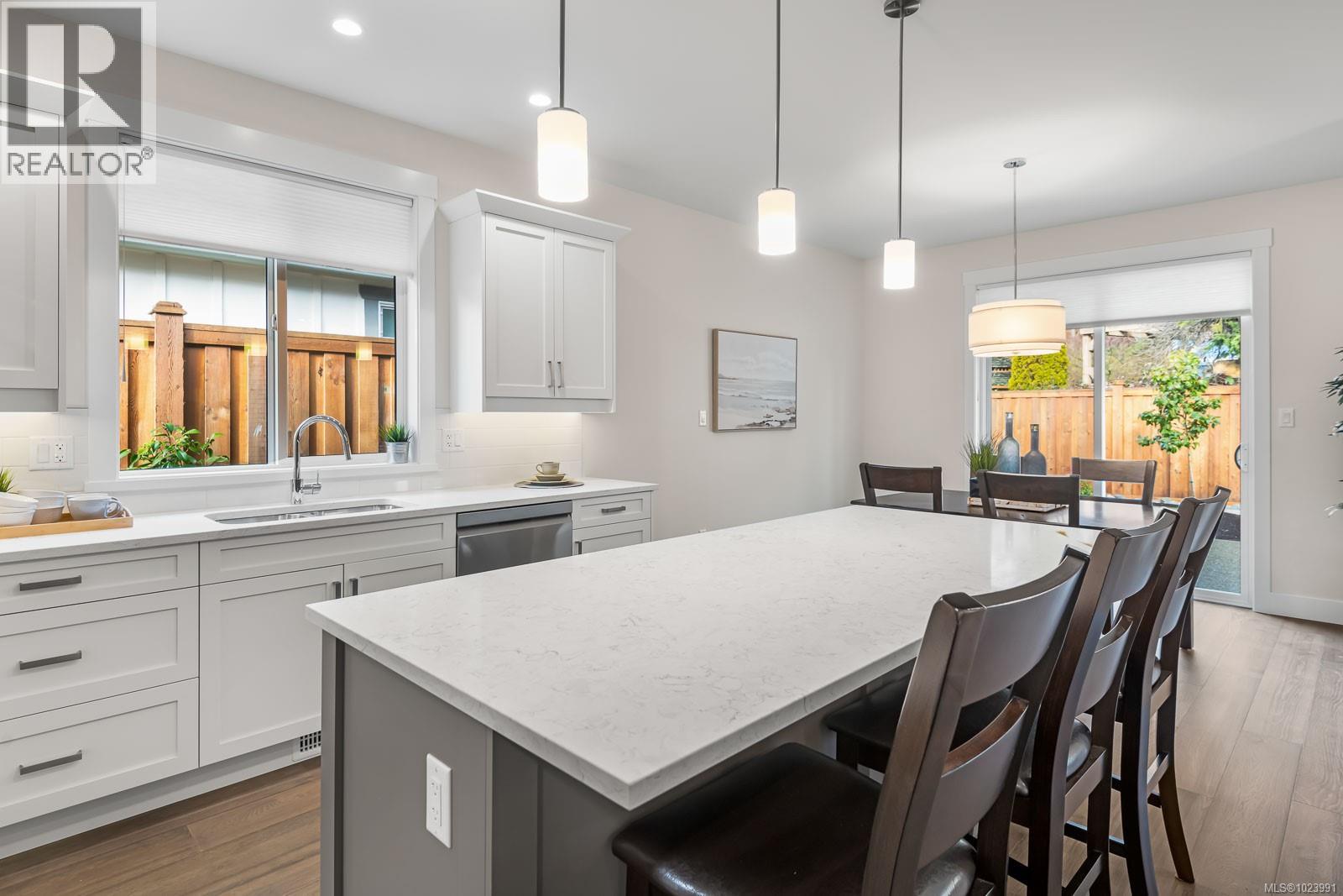 912 Ridgeline Blvd, Parksville