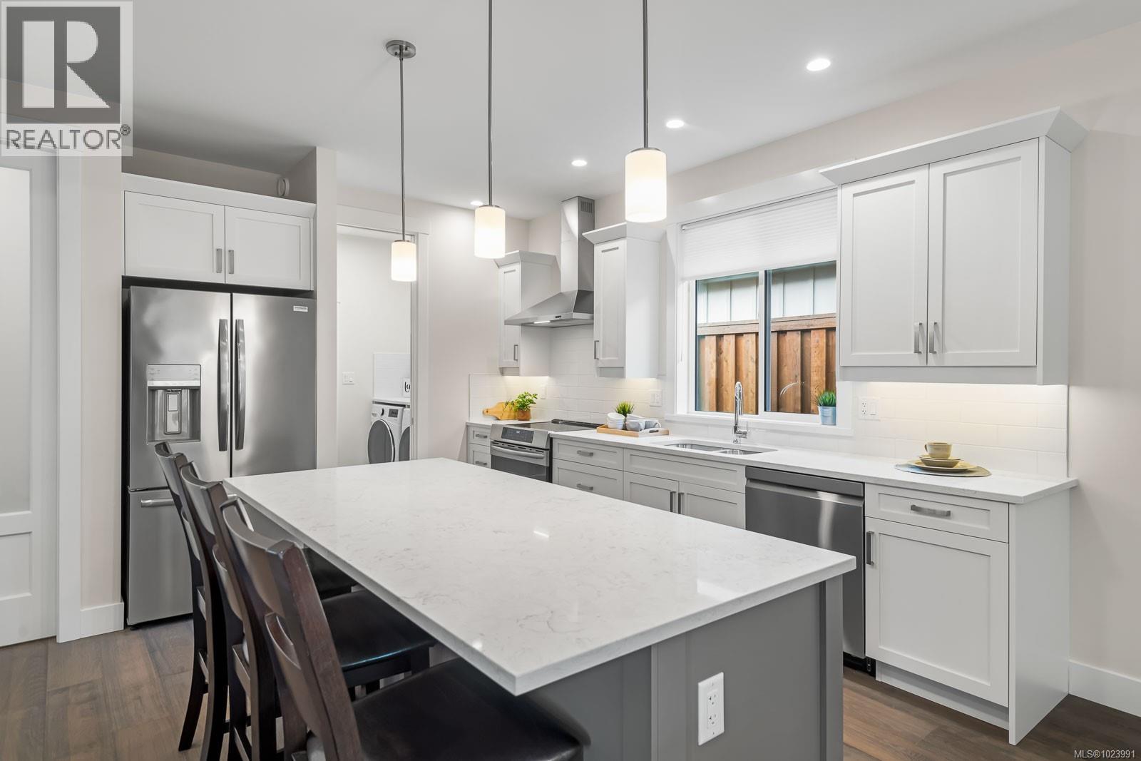 912 Ridgeline Blvd, Parksville