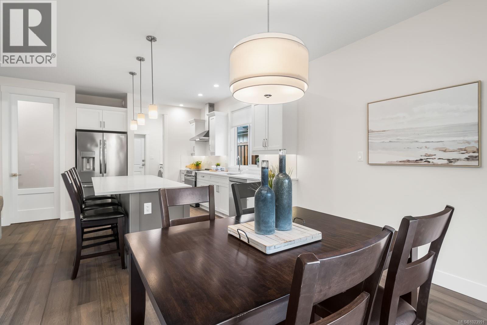 912 Ridgeline Blvd, Parksville