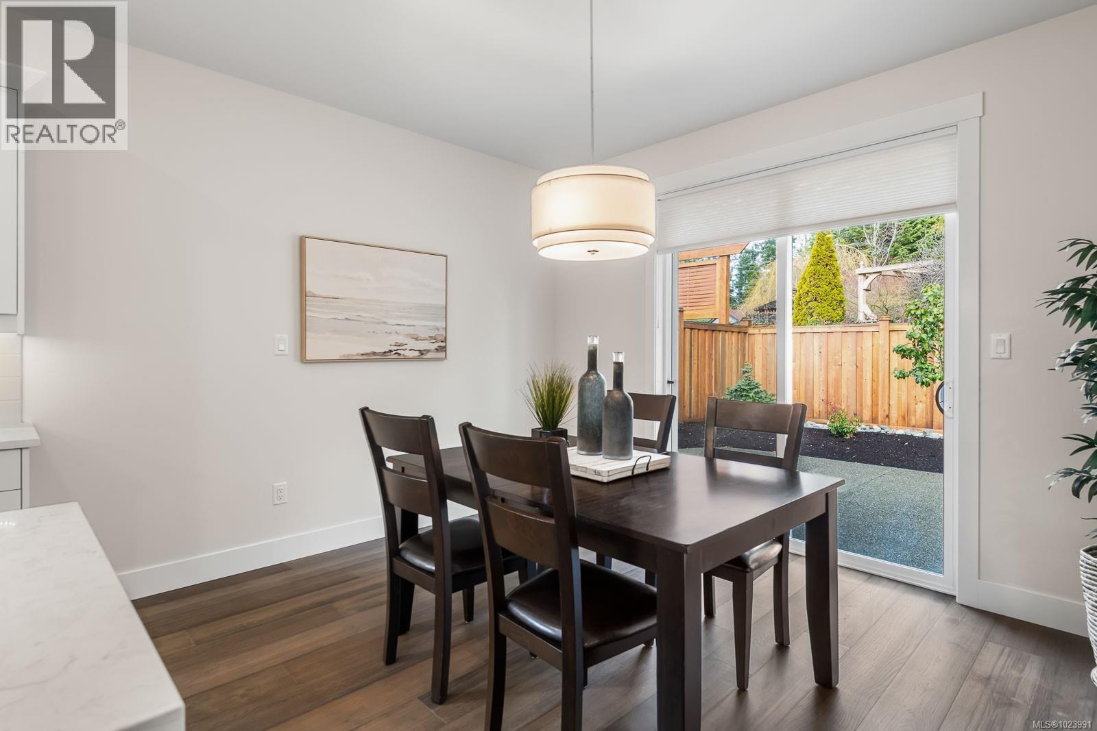 912 Ridgeline Blvd, Parksville