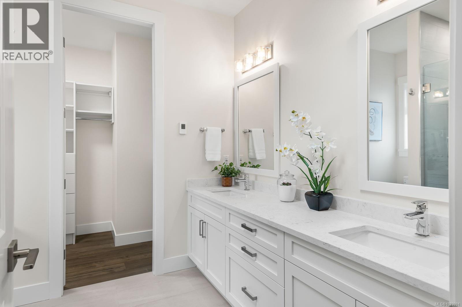 912 Ridgeline Blvd, Parksville