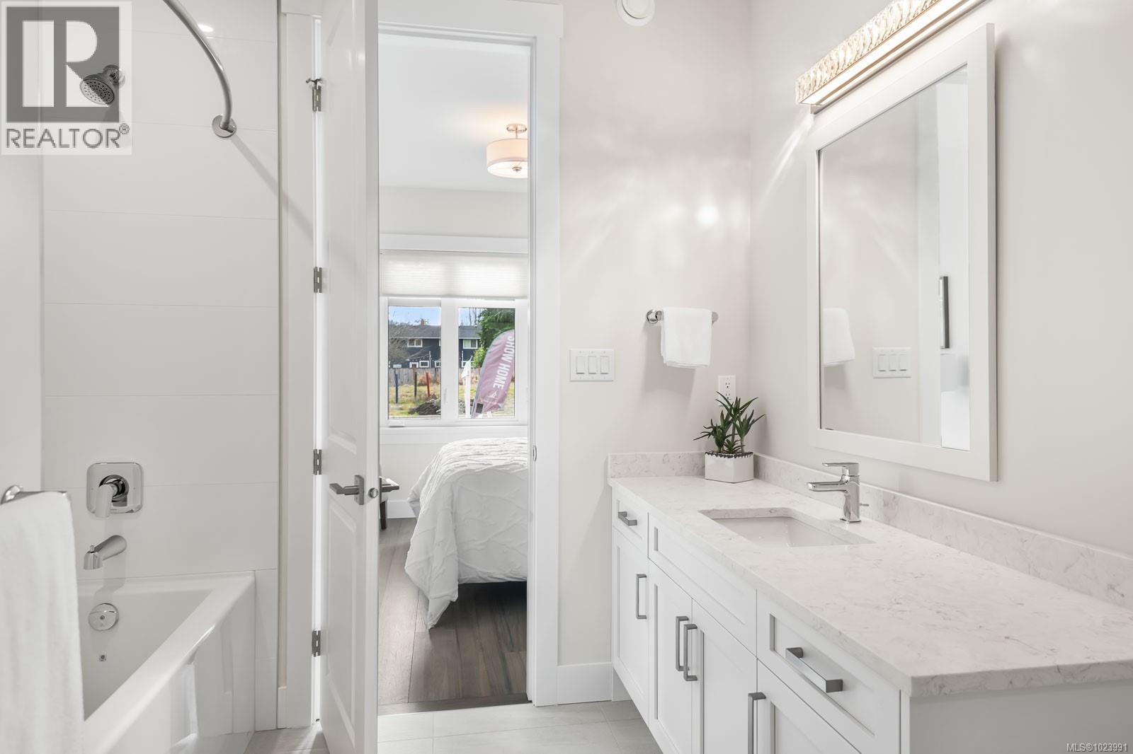 912 Ridgeline Blvd, Parksville