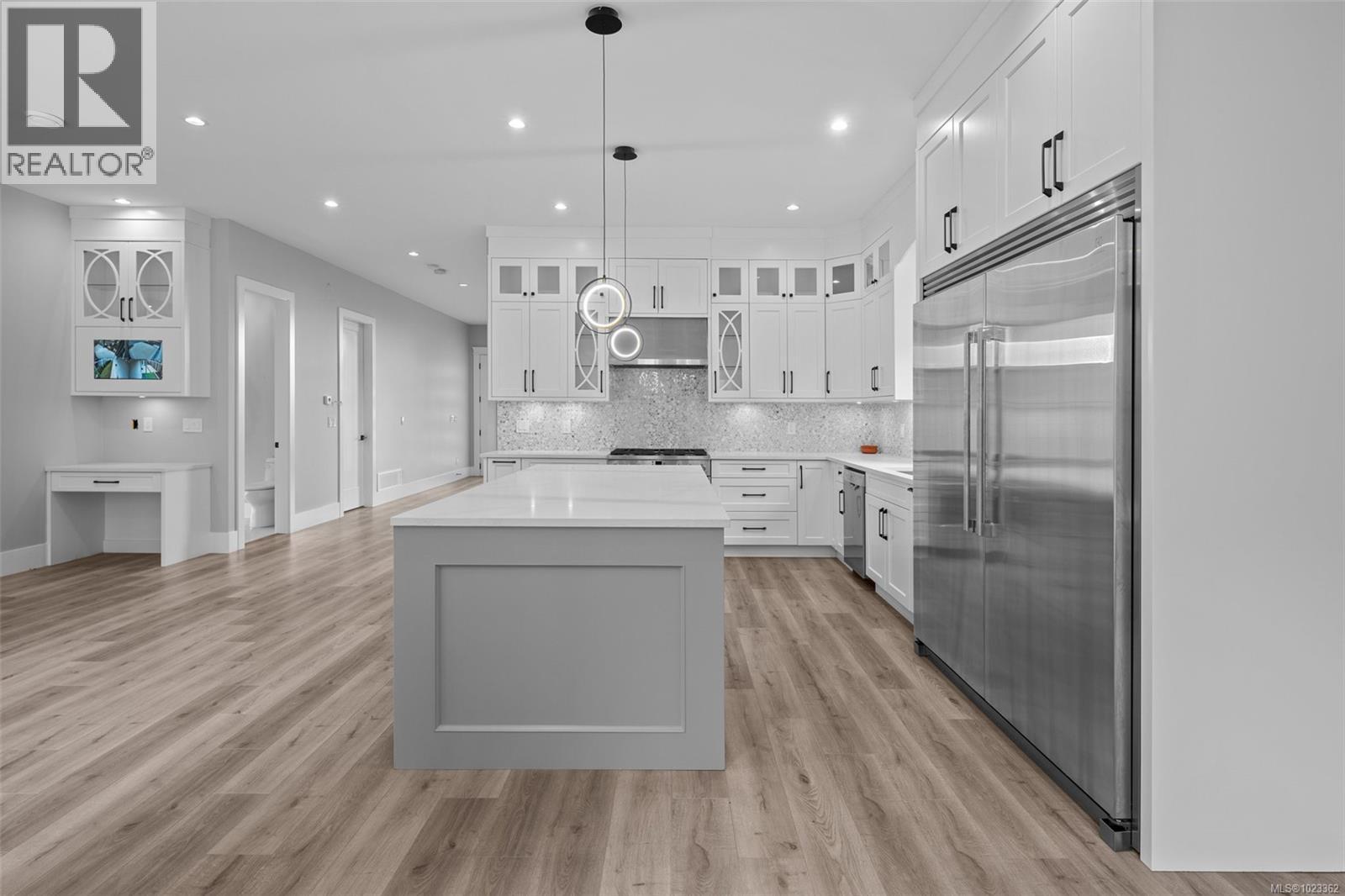 7036 Clarkson Pl - 23