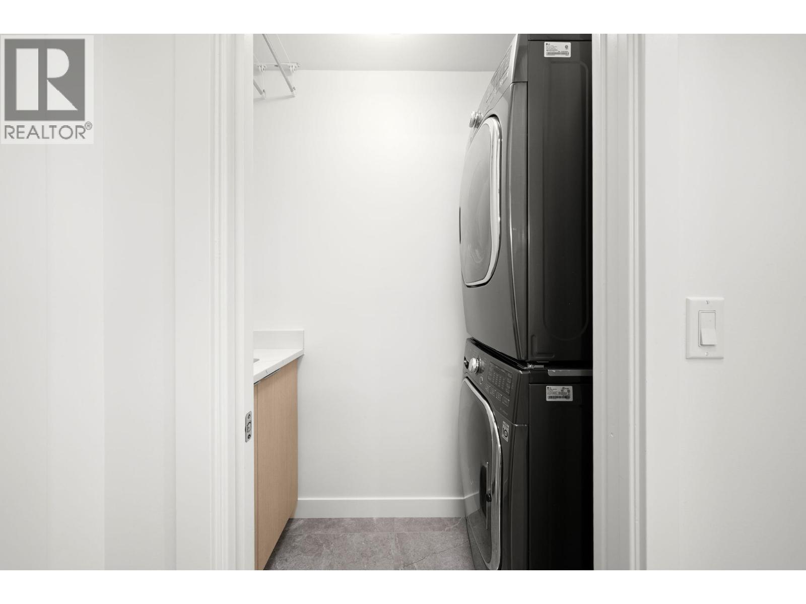 #14-7780 BRIDGE Street, Richmond