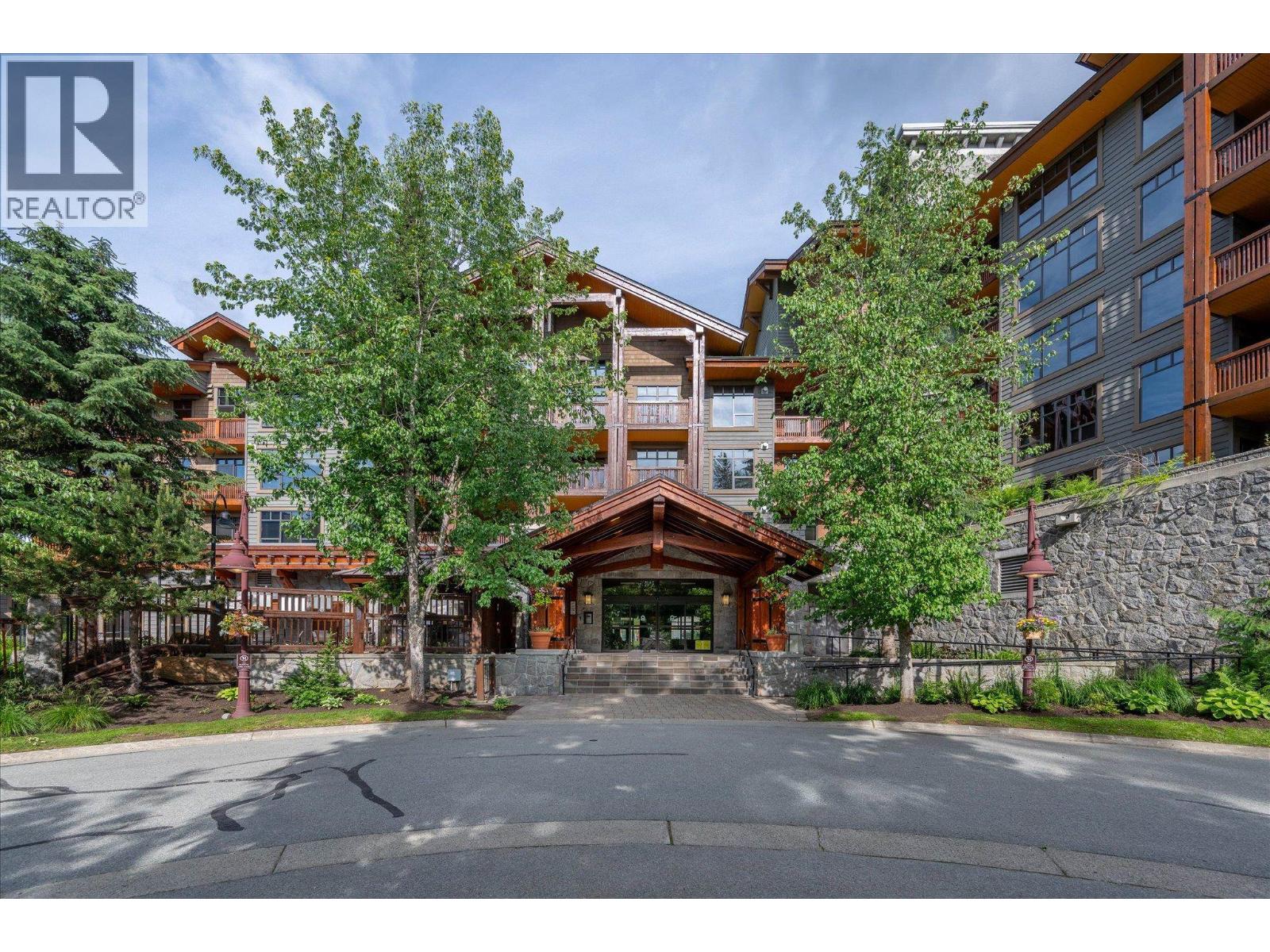 208 2202 GONDOLA WAY WAY, Whistler