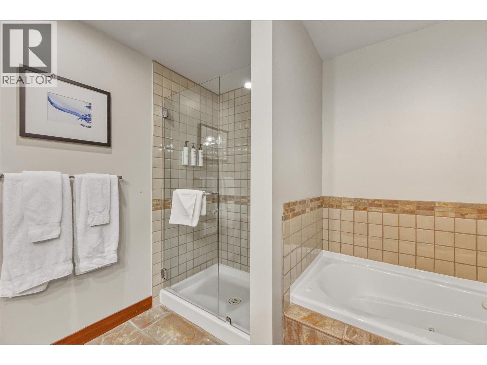 208 2202 GONDOLA WAY WAY, Whistler