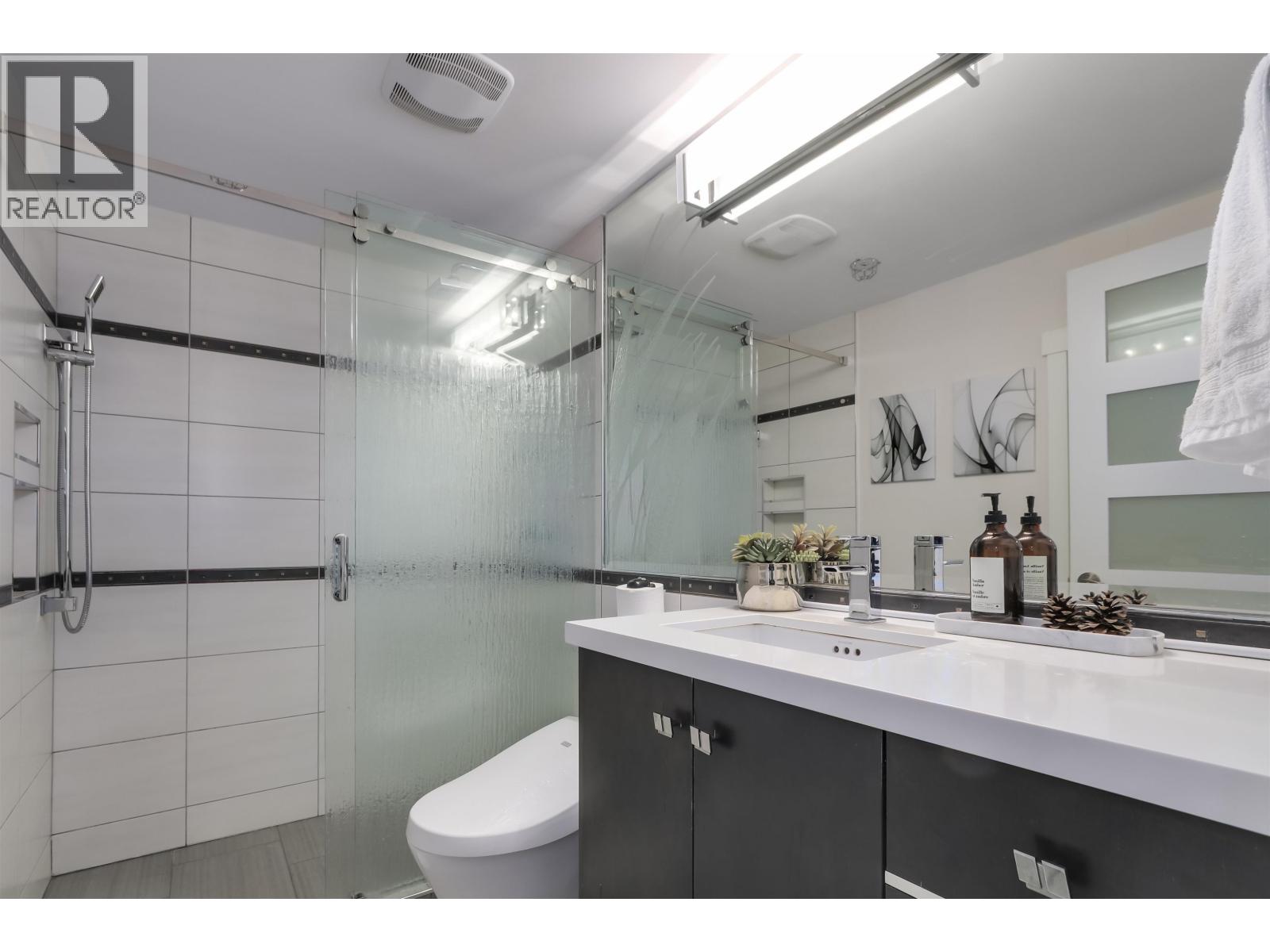 3002 1199 MARINASIDE CRESCENT, Vancouver