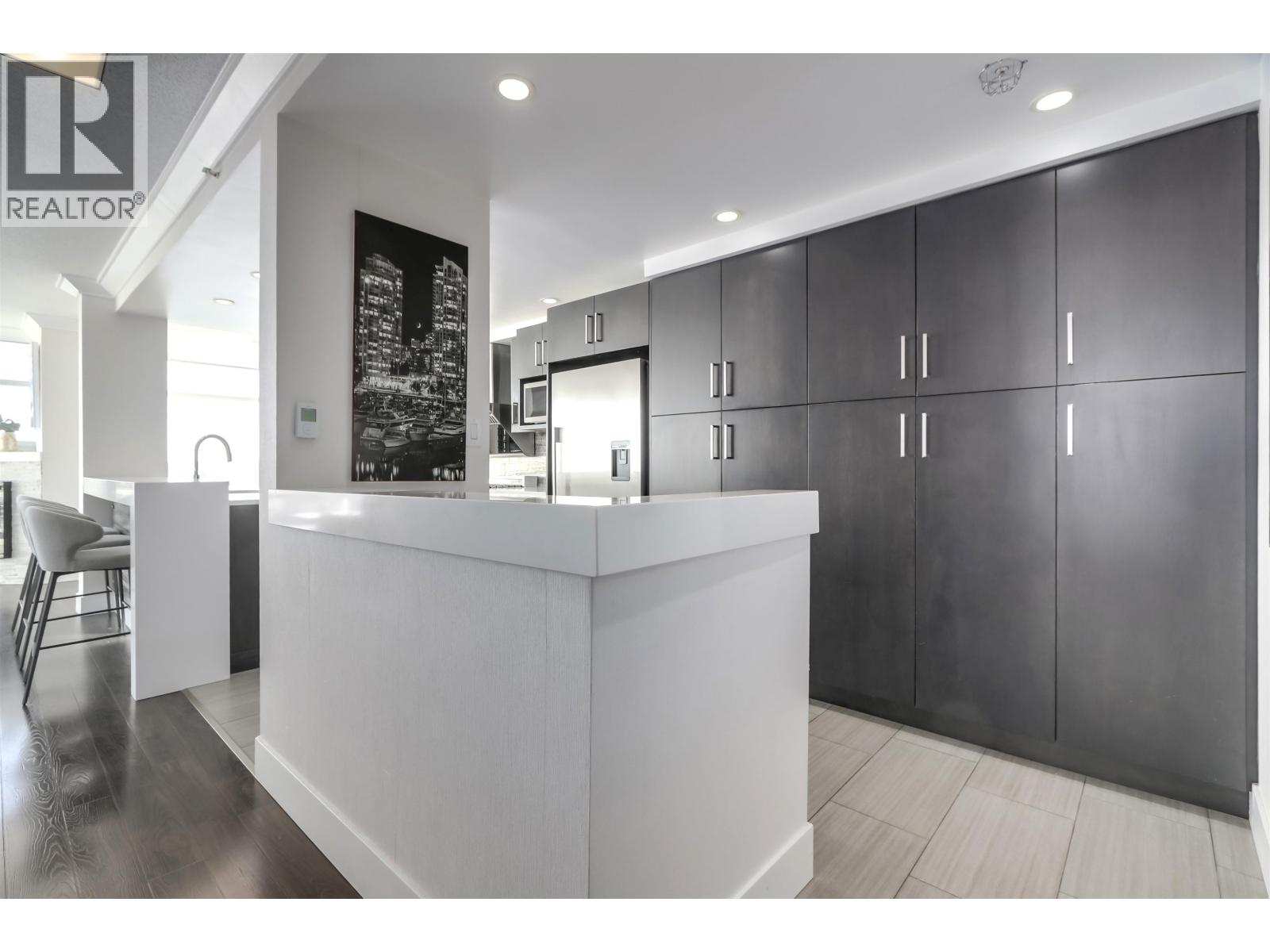 3002 1199 MARINASIDE CRESCENT, Vancouver