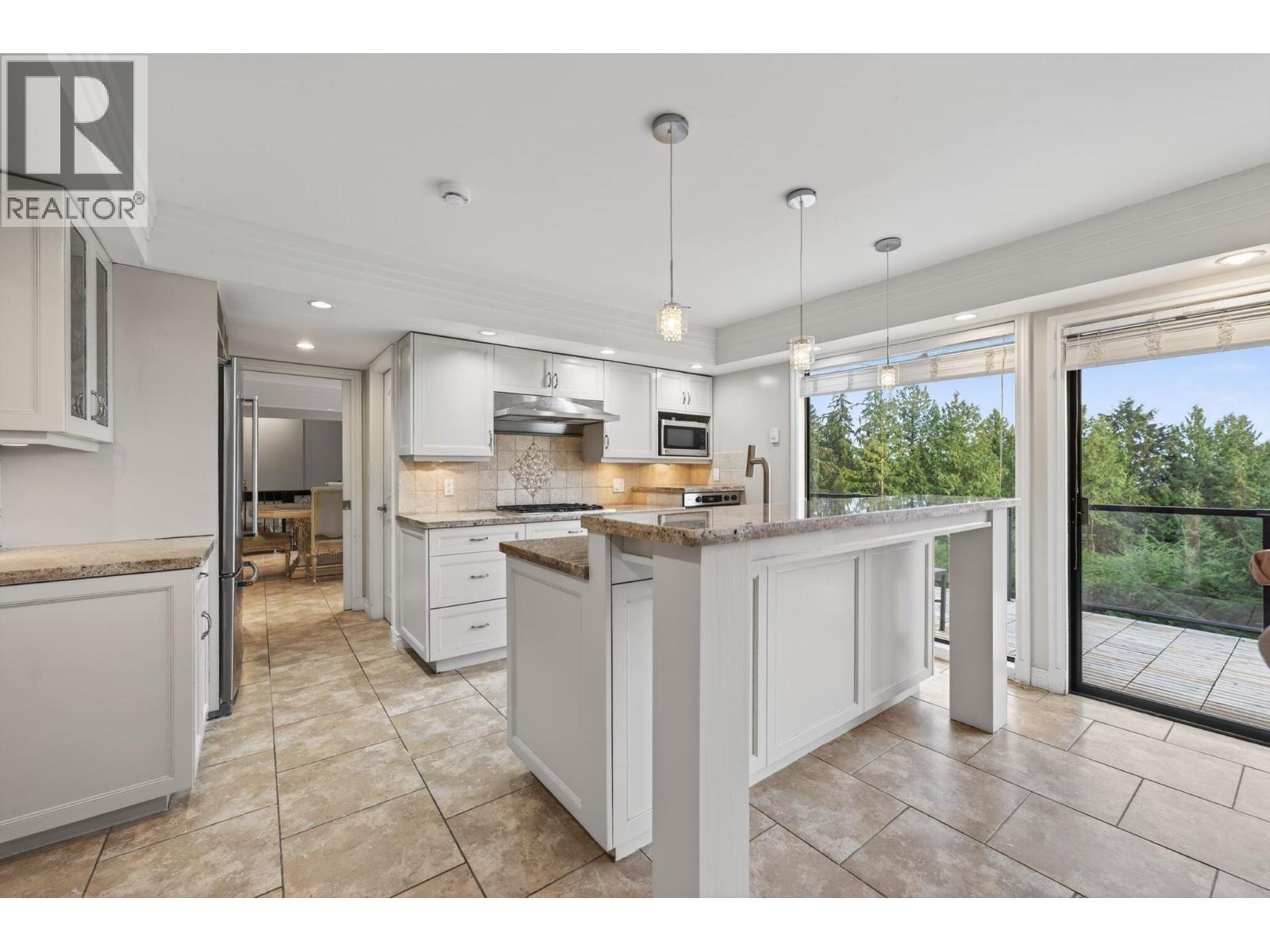 1375 BURNSIDE ROAD, West Vancouver