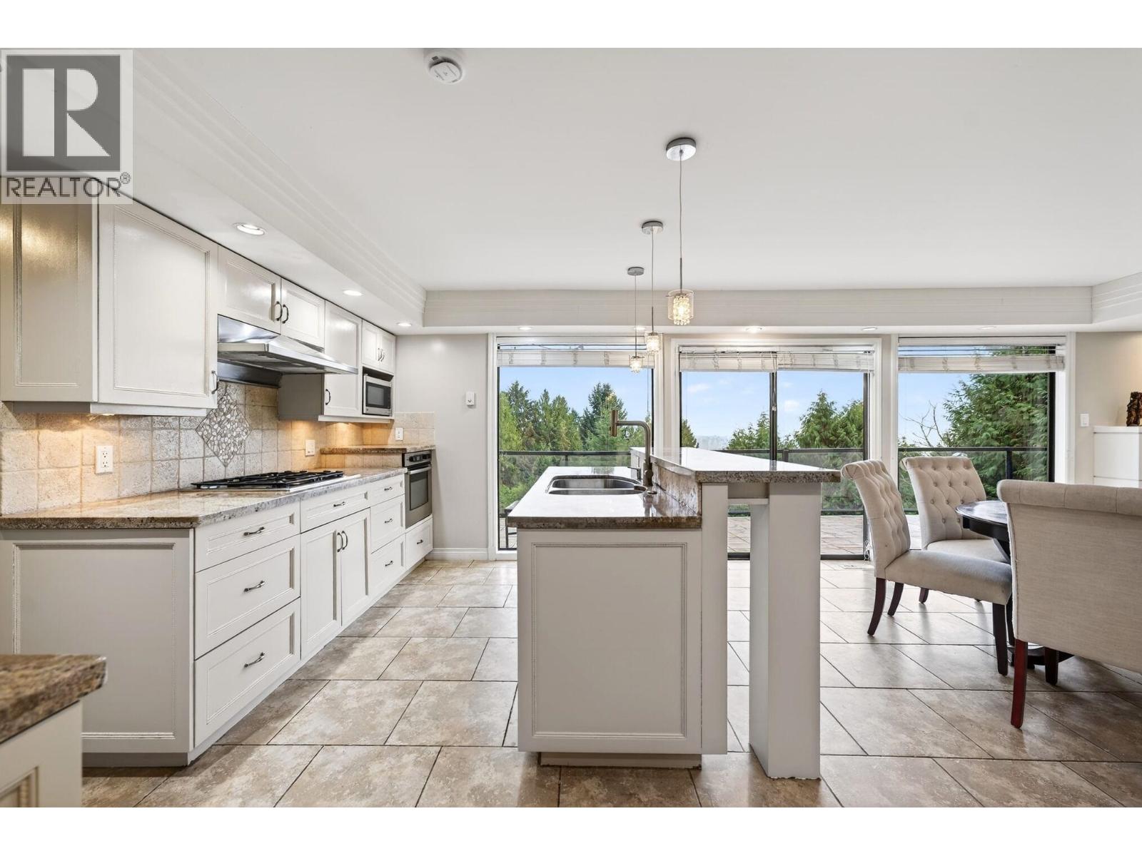 1375 BURNSIDE ROAD, West Vancouver