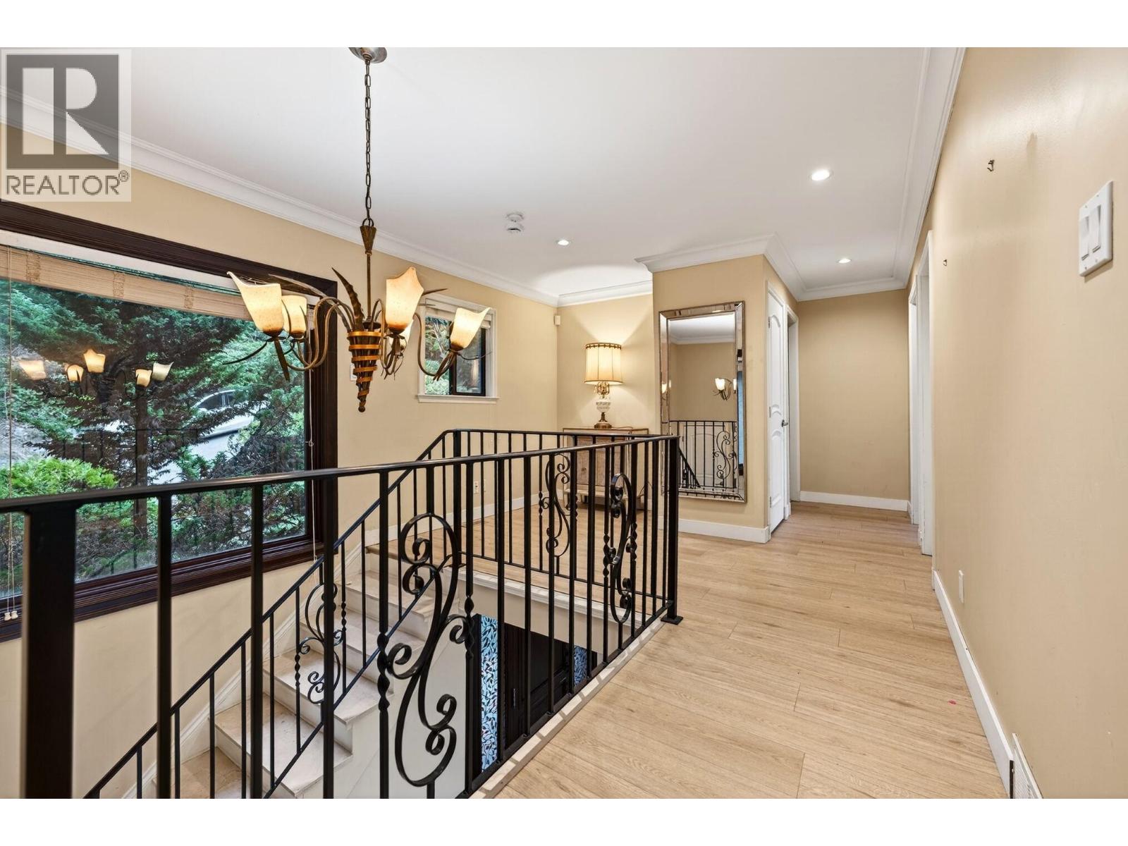 1375 BURNSIDE ROAD, West Vancouver