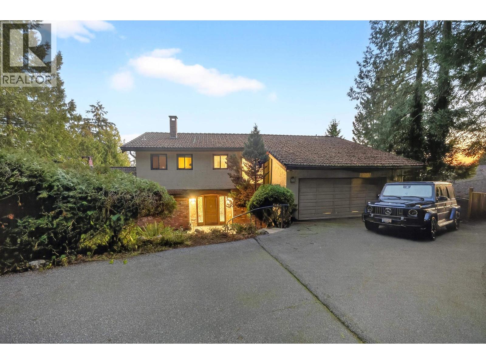 1375 BURNSIDE ROAD, West Vancouver