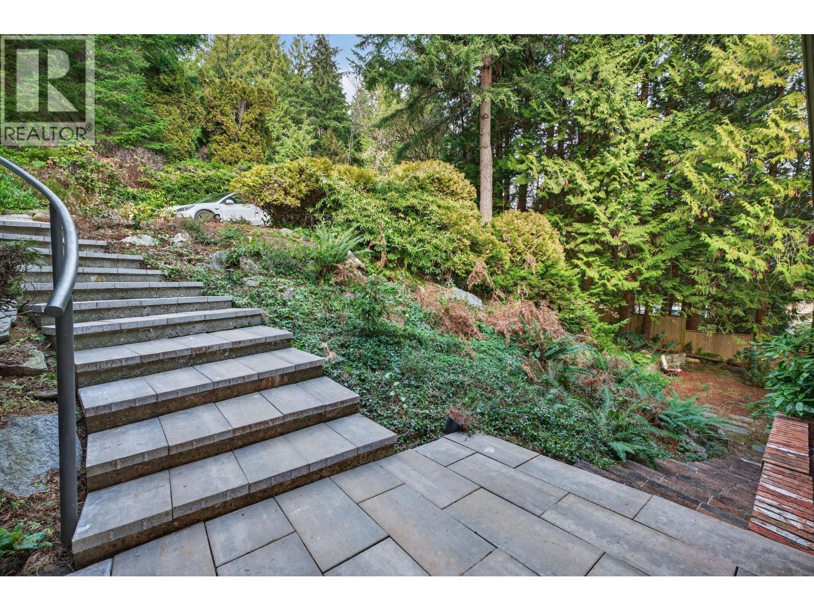 1375 BURNSIDE ROAD, West Vancouver