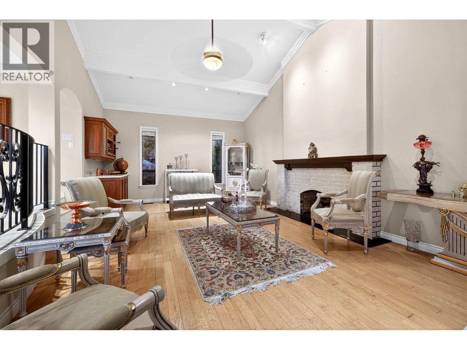 1375 BURNSIDE ROAD, West Vancouver