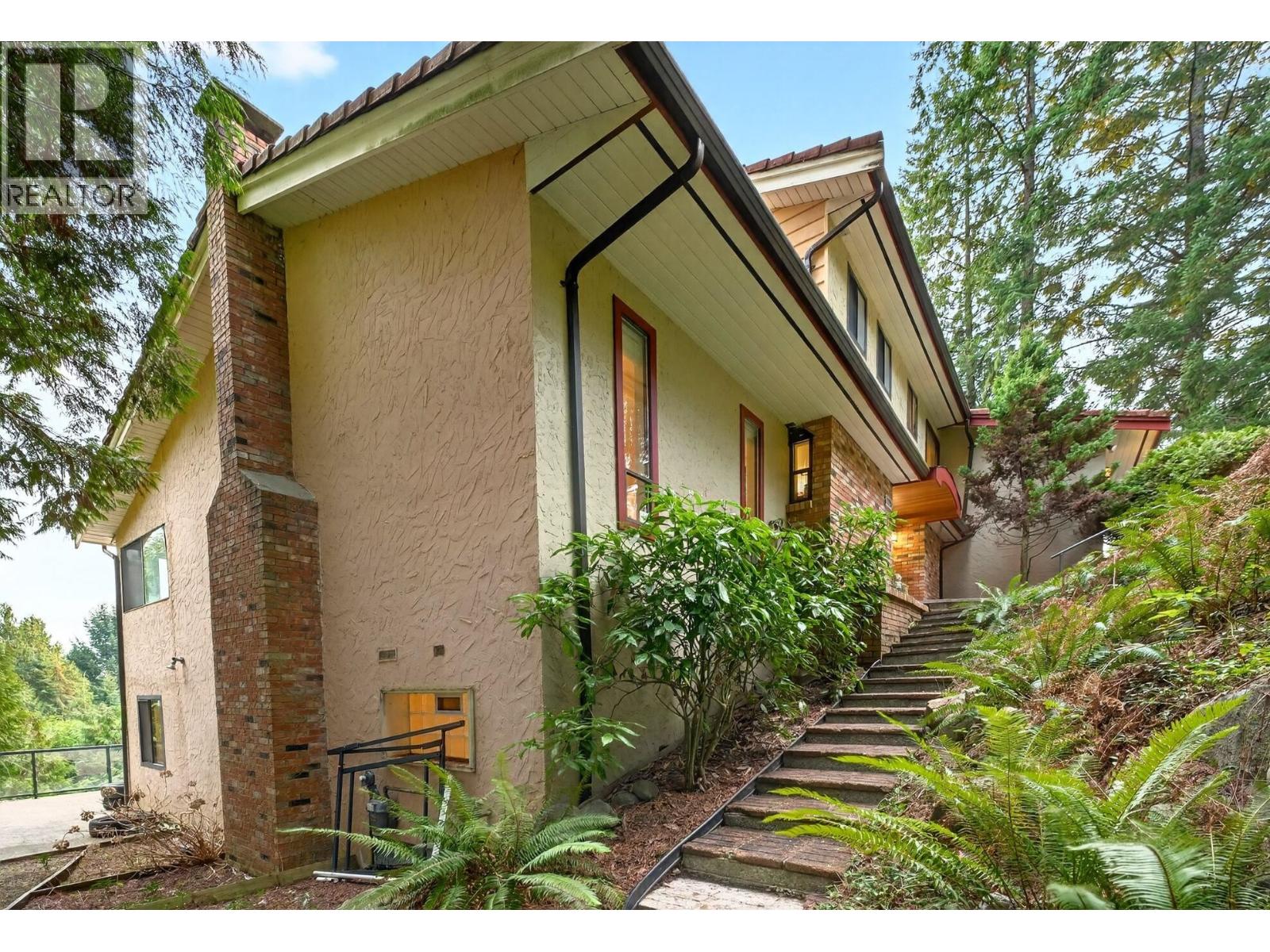 1375 BURNSIDE ROAD, West Vancouver