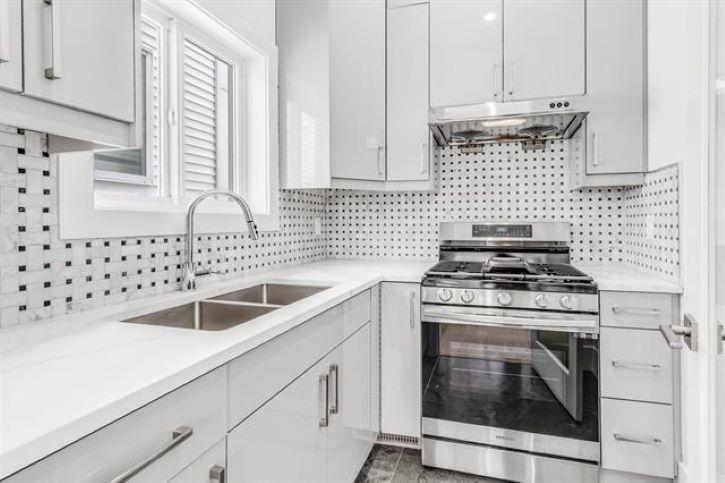 19415 70 AVENUE, Surrey