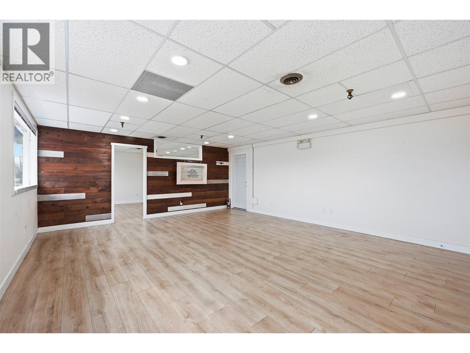 201 1139 12th Street, Kamloops