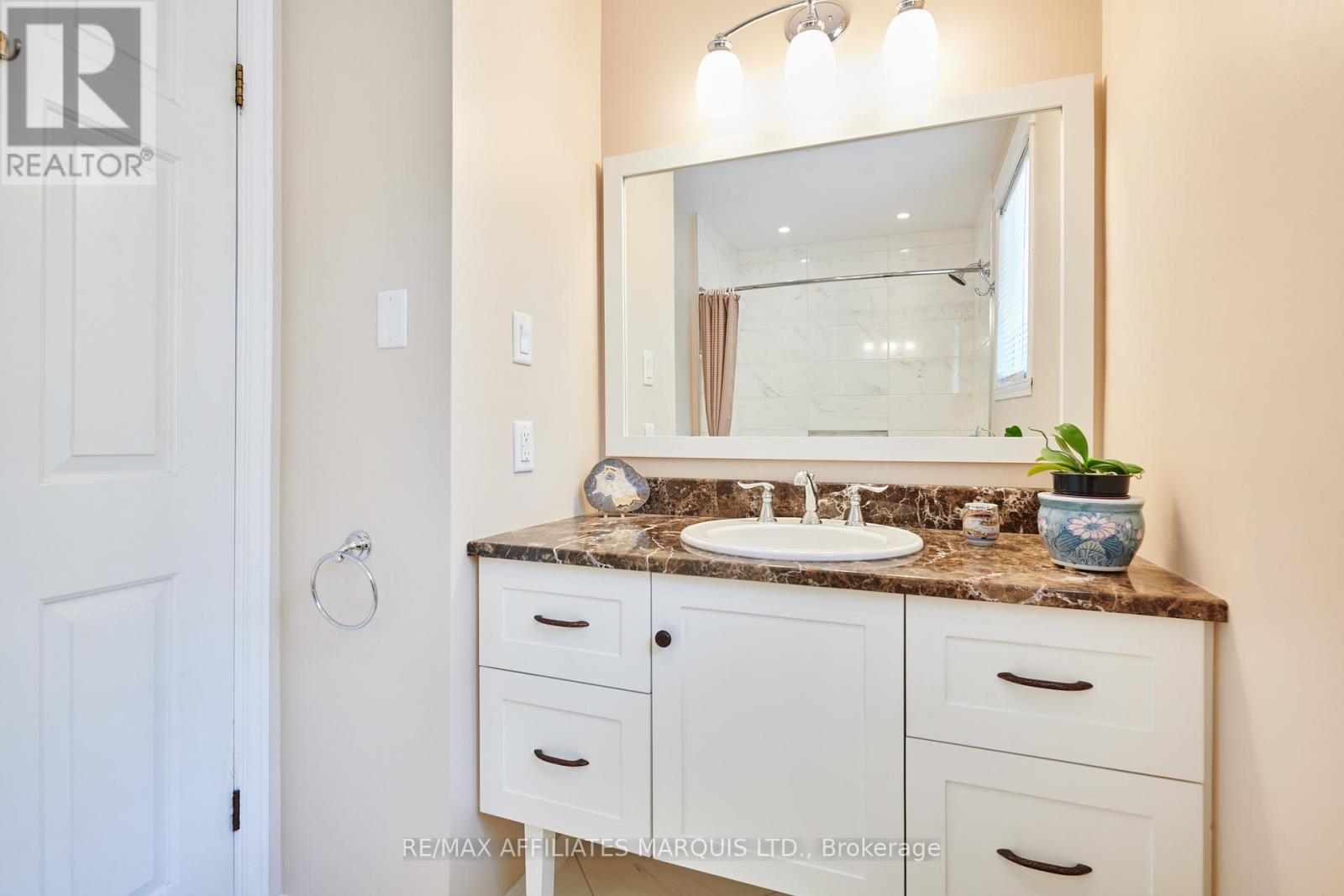 1626 GRANT AVENUE - 18