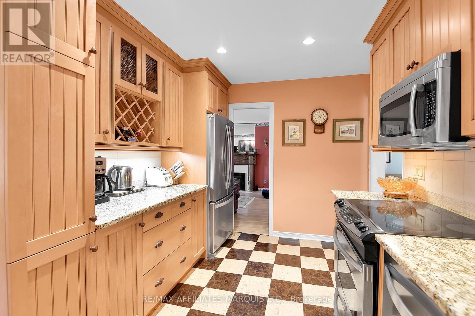 1626 GRANT AVENUE - 8