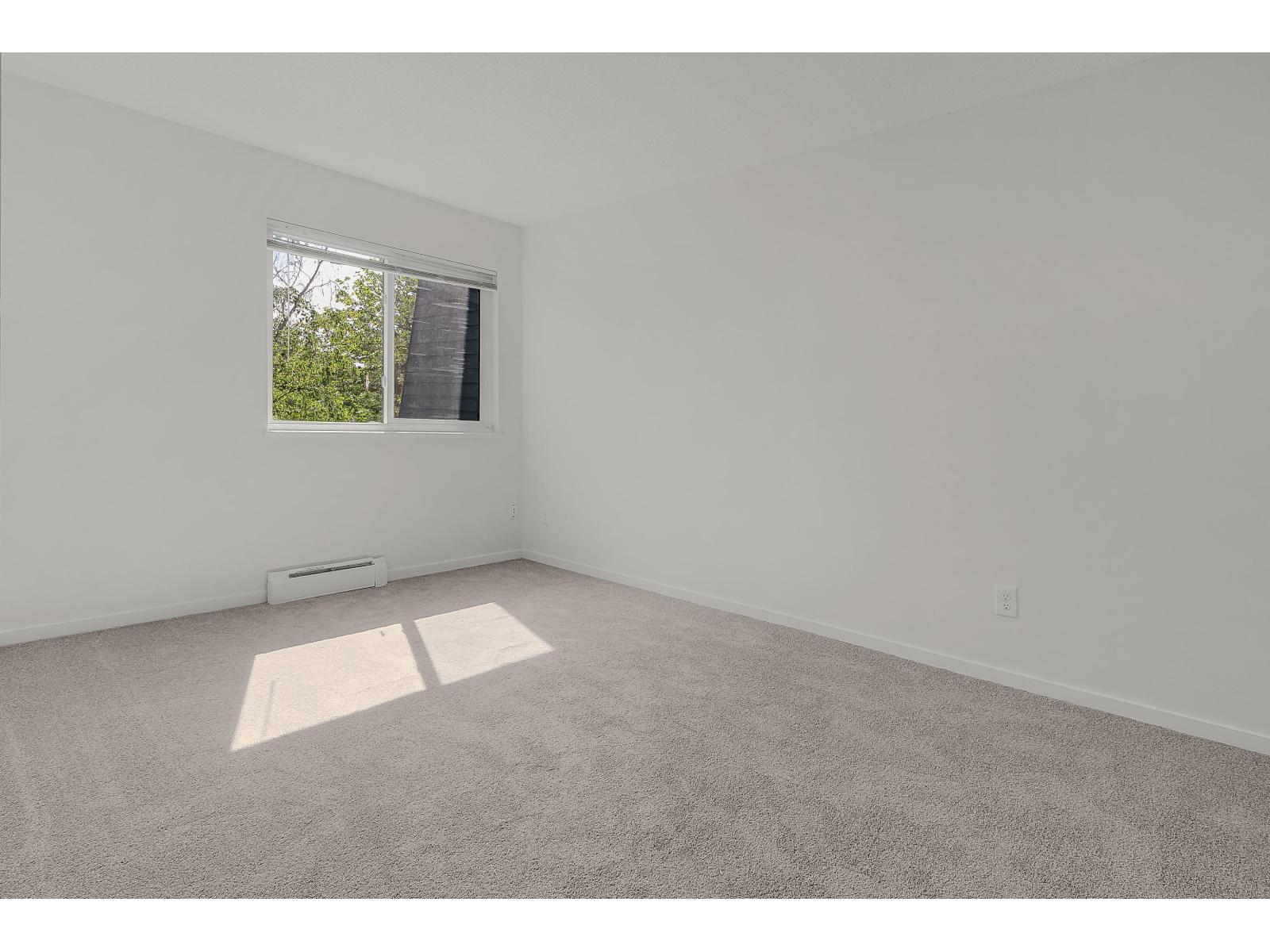 213 17661 58A AVENUE, Surrey