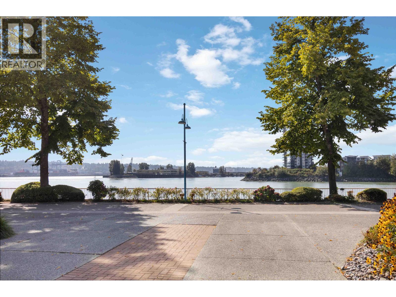 102 1230 QUAYSIDE DRIVE, New Westminster