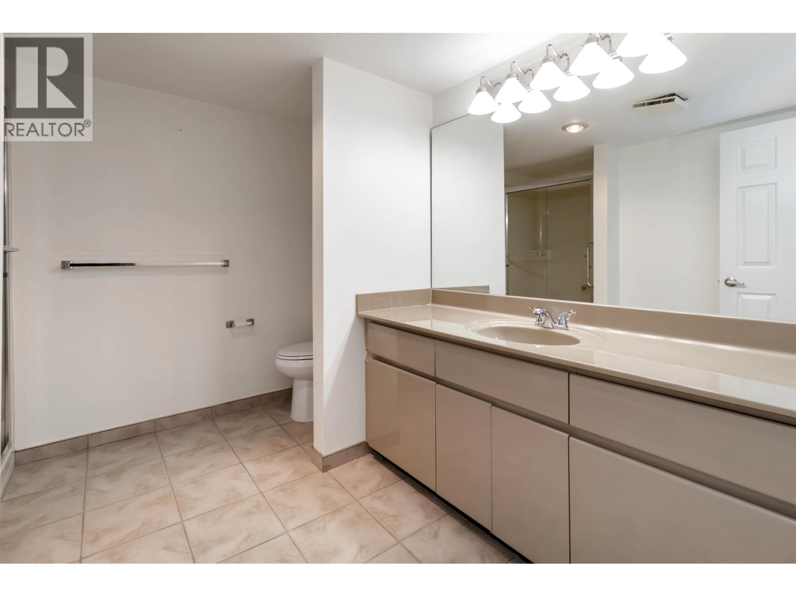 102 1230 QUAYSIDE DRIVE, New Westminster