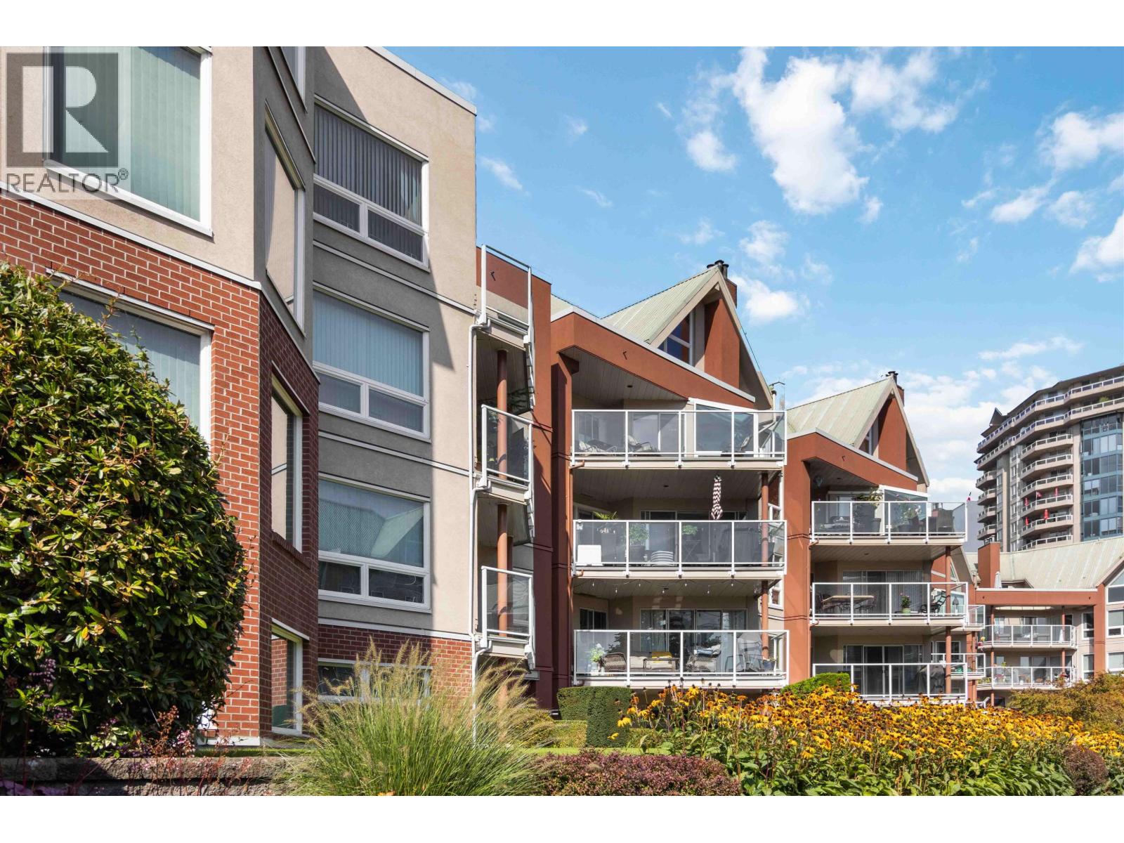 102 1230 QUAYSIDE DRIVE, New Westminster