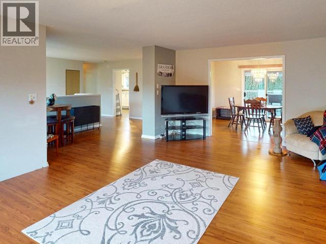 5439 MANSON AVE, Powell River