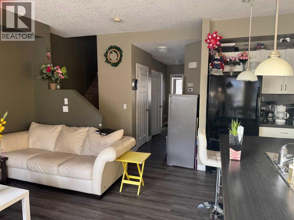 413 River Avenue, Cochrane