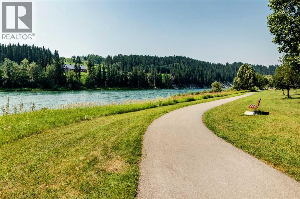 413 River Avenue, Cochrane